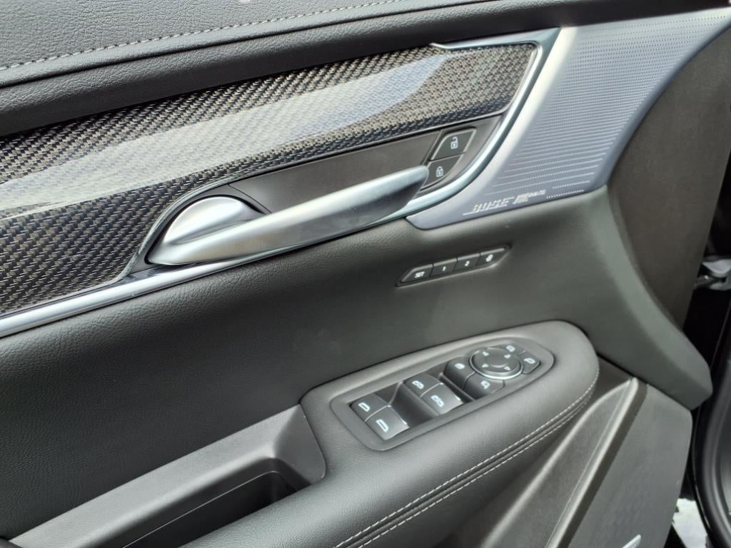 2025 Cadillac XT5 Sport