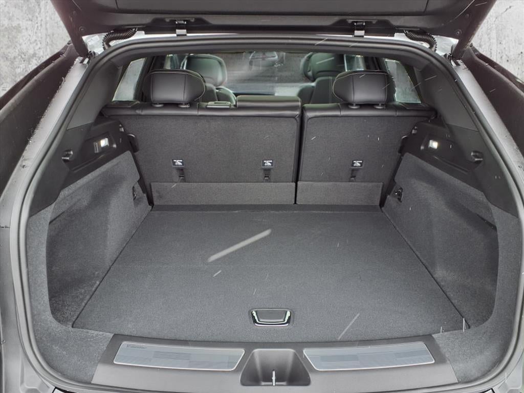 2025 Cadillac LYRIQ Luxury 1