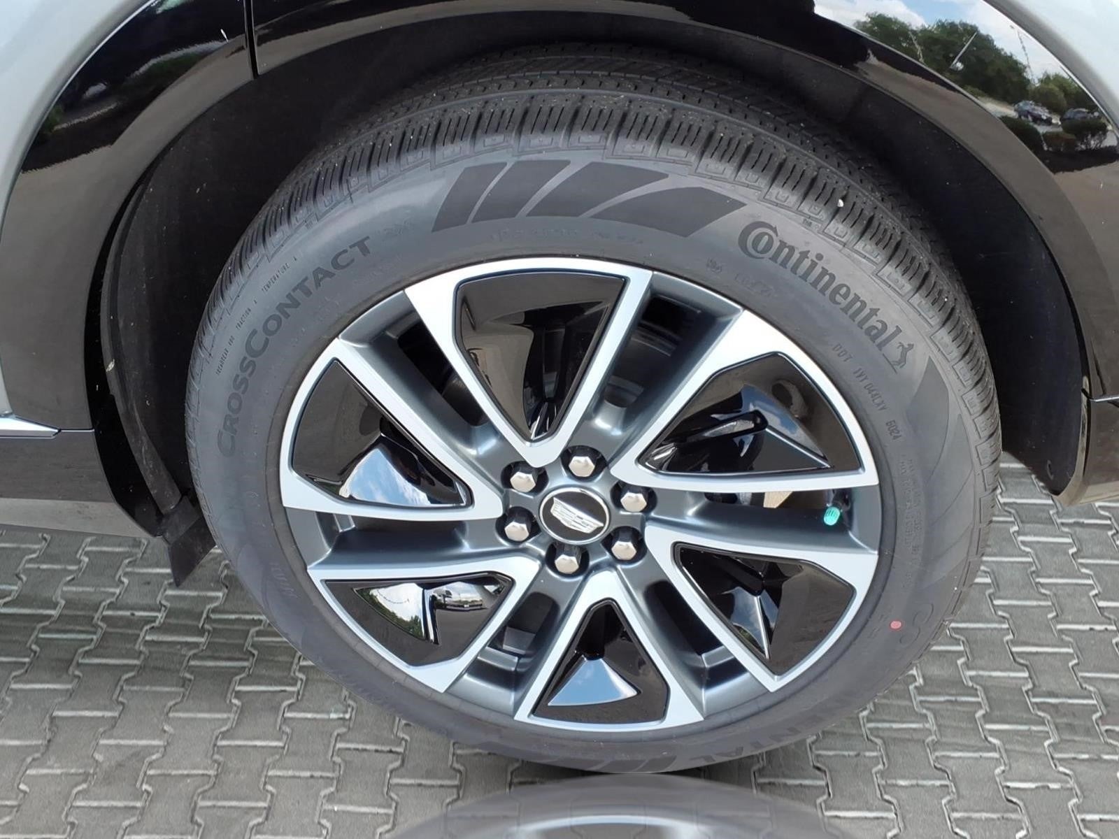 2025 Cadillac OPTIQ Sport 2