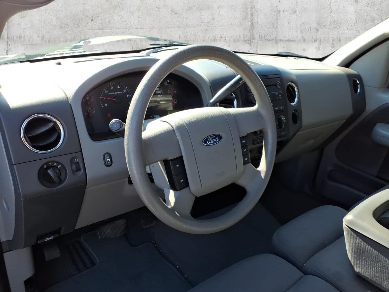 2004 Ford F-150 Base