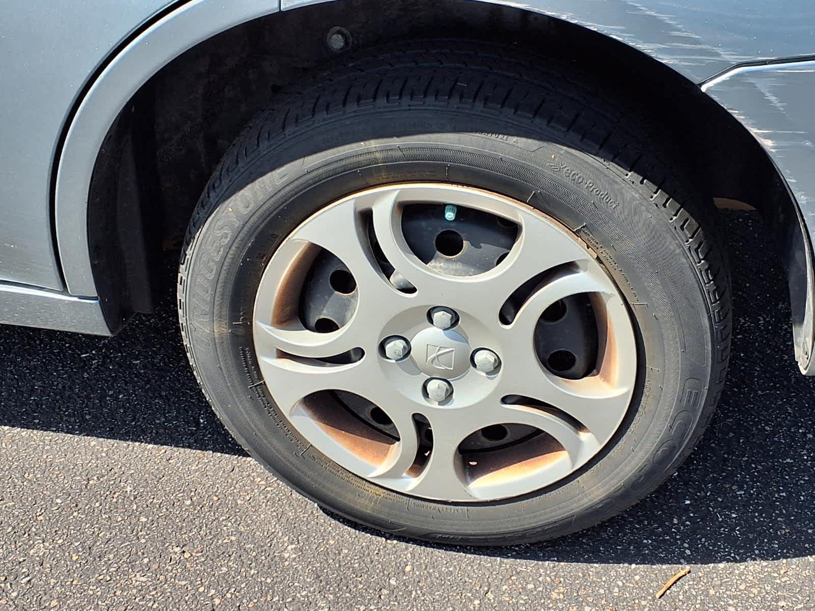 2003 Saturn Ion ION 2