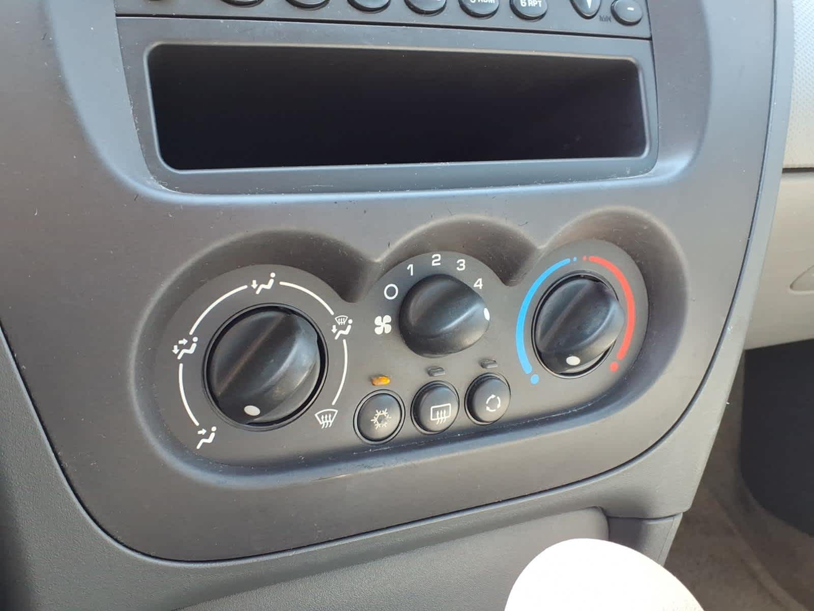 2003 Saturn Ion ION 2