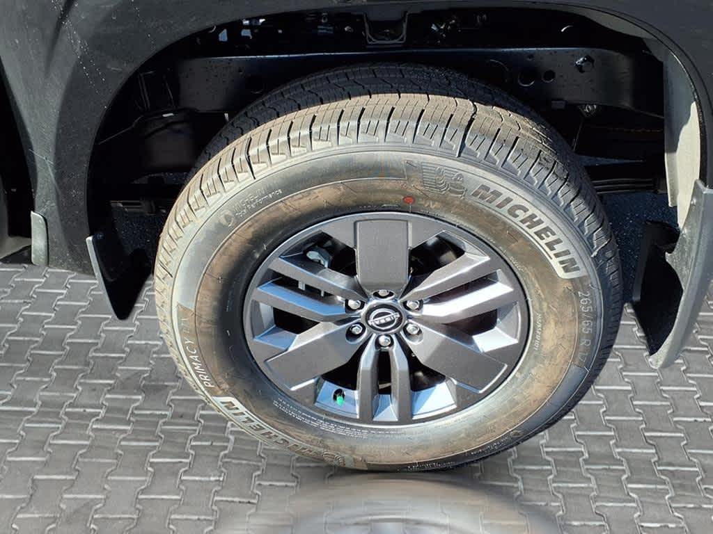 2025 Nissan Frontier SV