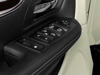 2012 Chrysler Town & Country Touring