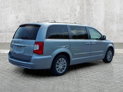 2013 Chrysler Town & Country Touring-L