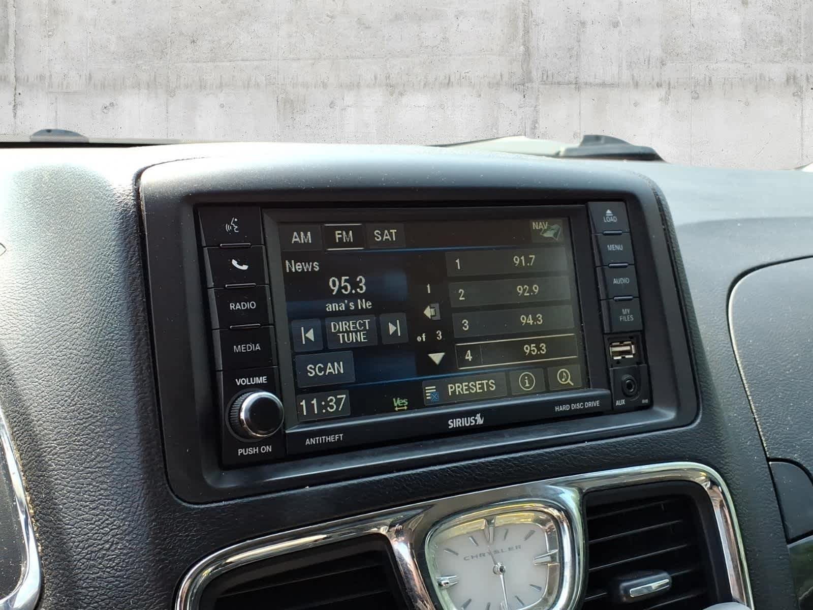 2013 Chrysler Town & Country Touring-L