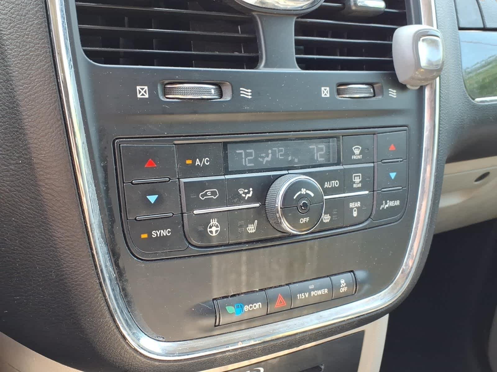 2013 Chrysler Town & Country Touring-L