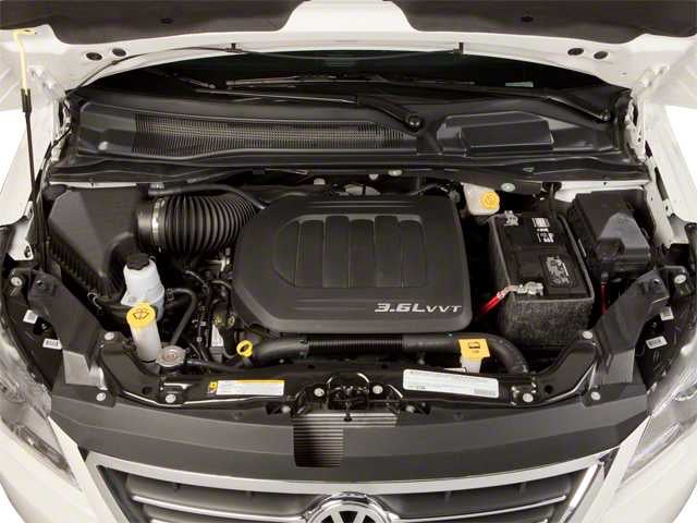 2010 Volkswagen Routan SE