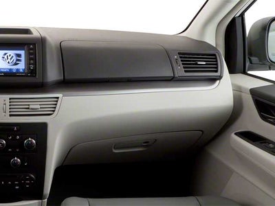 2010 Volkswagen Routan SE