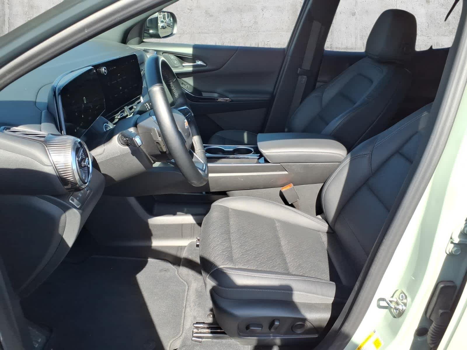 2025 Chevrolet Equinox AWD LT