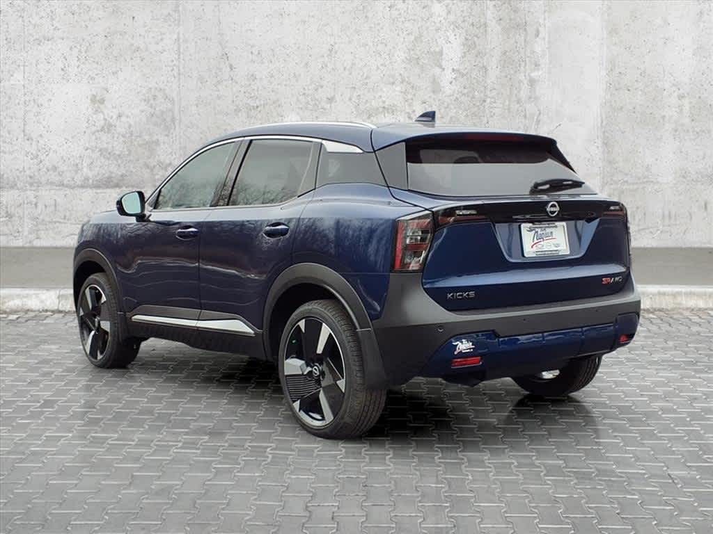 2025 Nissan Kicks SR