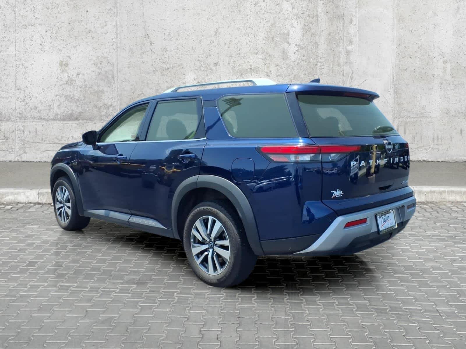 2025 Nissan Pathfinder SL