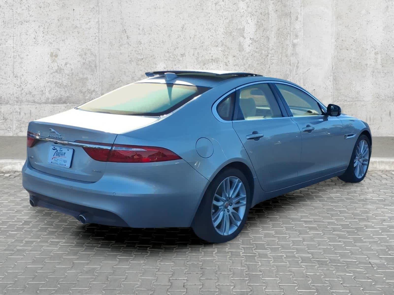 2017 Jaguar XF 35t Prestige