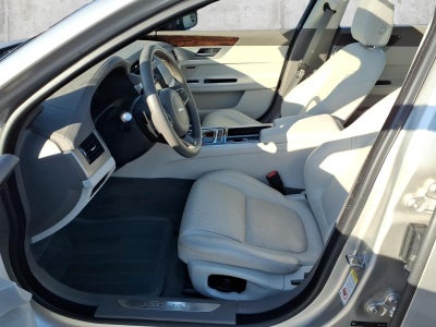 2017 Jaguar XF 35t Prestige