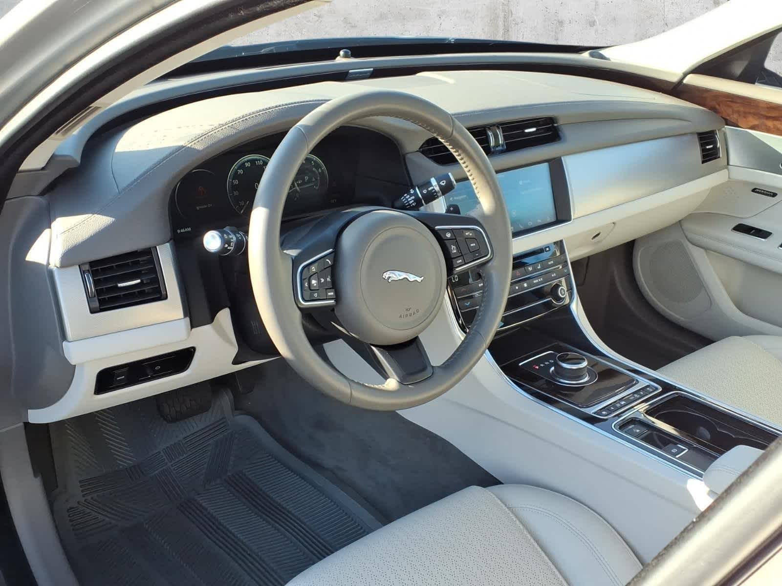 2017 Jaguar XF 35t Prestige