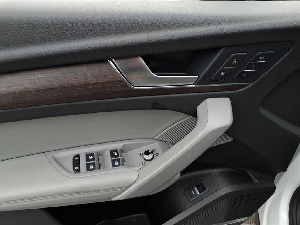 2024 Audi Q5 S line Premium Plus