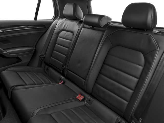 2016 Volkswagen Golf R Base